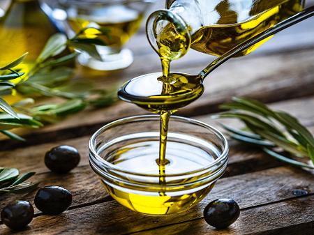 Seguir a legislação para produção e venda é fundamental no mercado do azeite de oliva