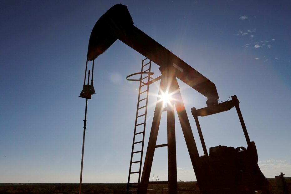 Petroleo sobe apos dados dos EUA mostrarem oferta mais restrita