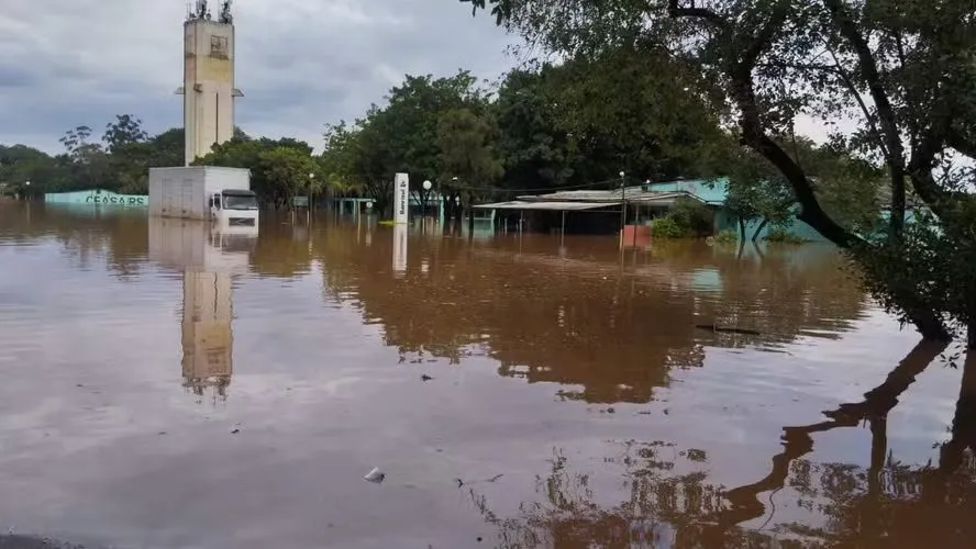 Ceasa suspende operações em Porto Alegre por conta de enchente